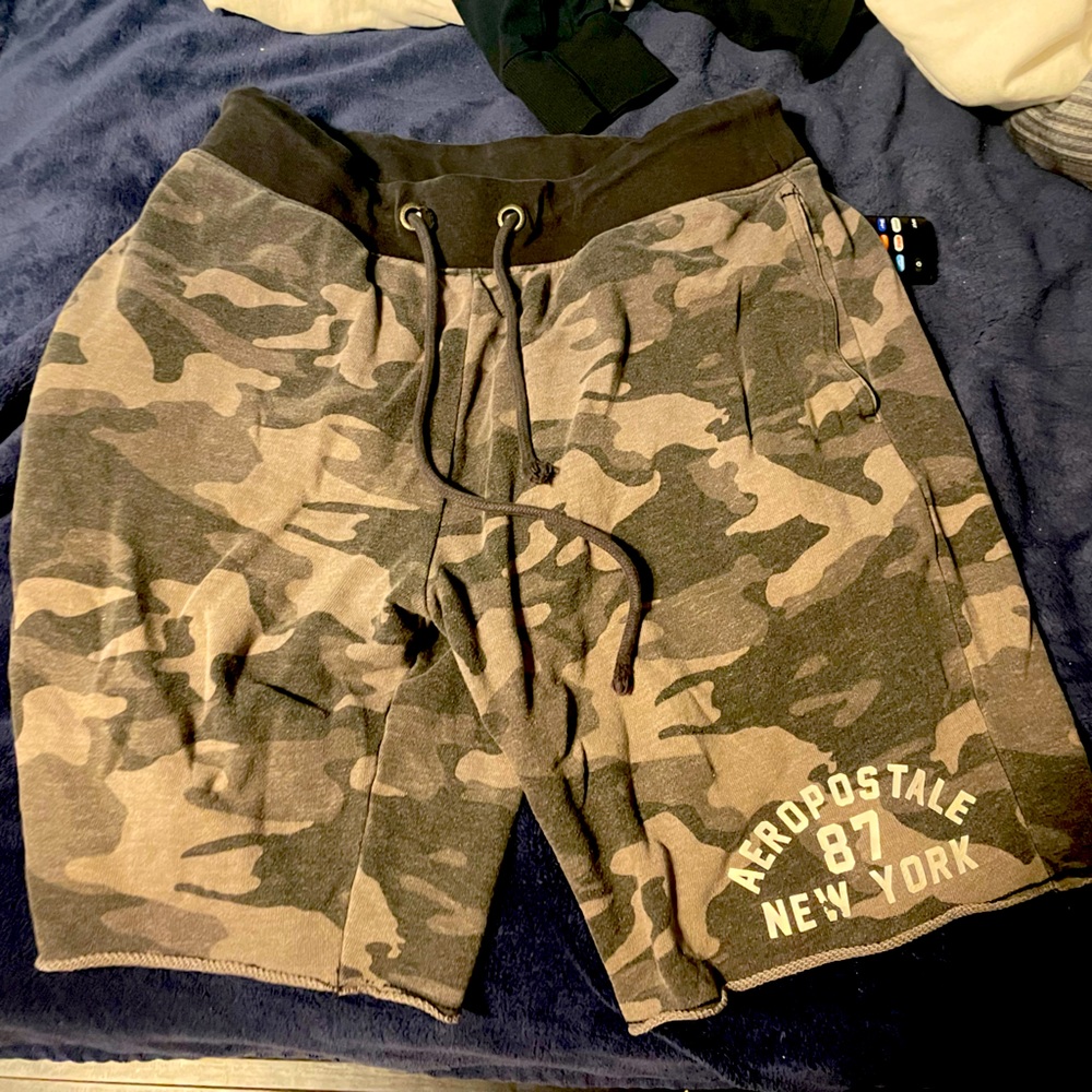 Aeropostale 7’ seam camp shorts - Picture 1 of 1